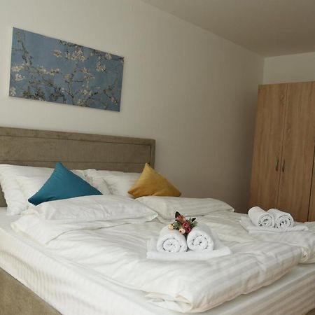 Suncokret Apartmani لوزنيكا المظهر الخارجي الصورة