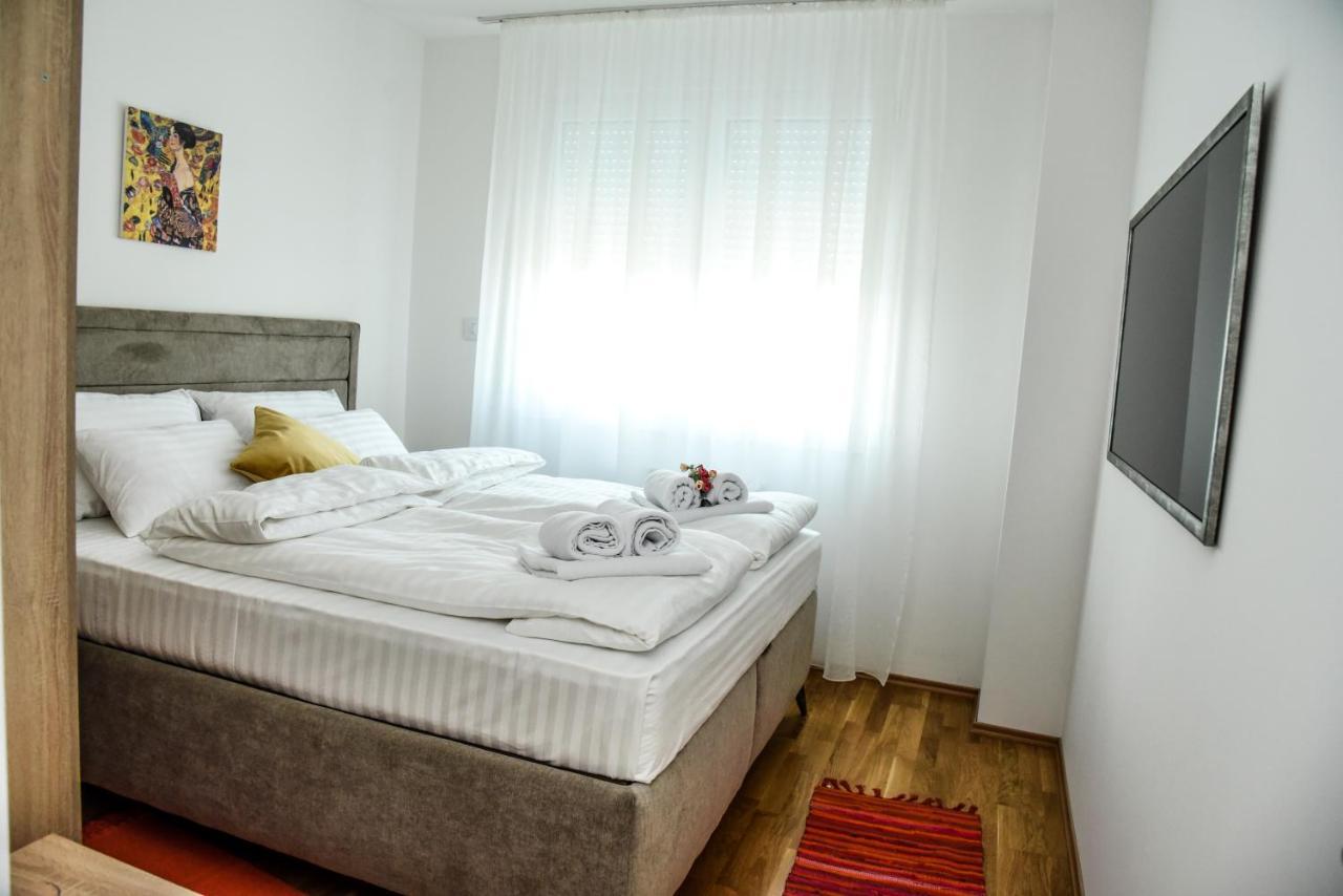 Suncokret Apartmani لوزنيكا المظهر الخارجي الصورة