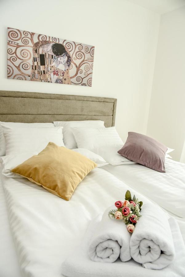 Suncokret Apartmani لوزنيكا المظهر الخارجي الصورة