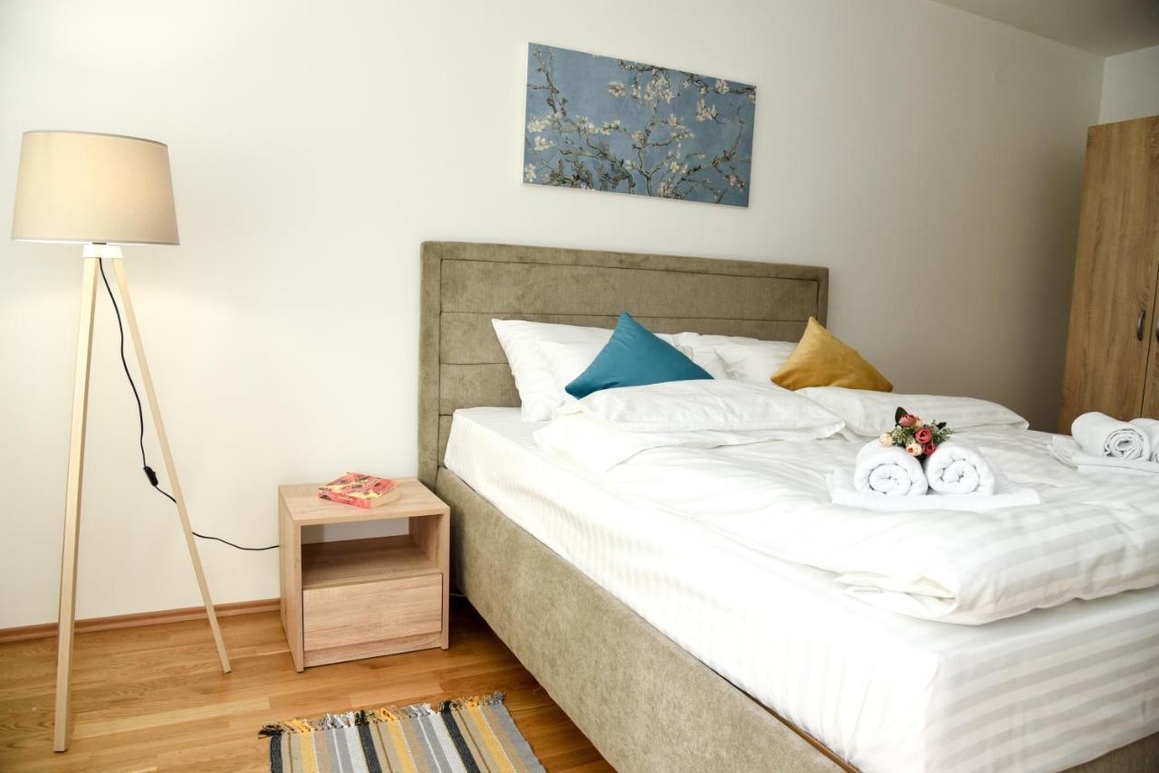 Suncokret Apartmani لوزنيكا المظهر الخارجي الصورة