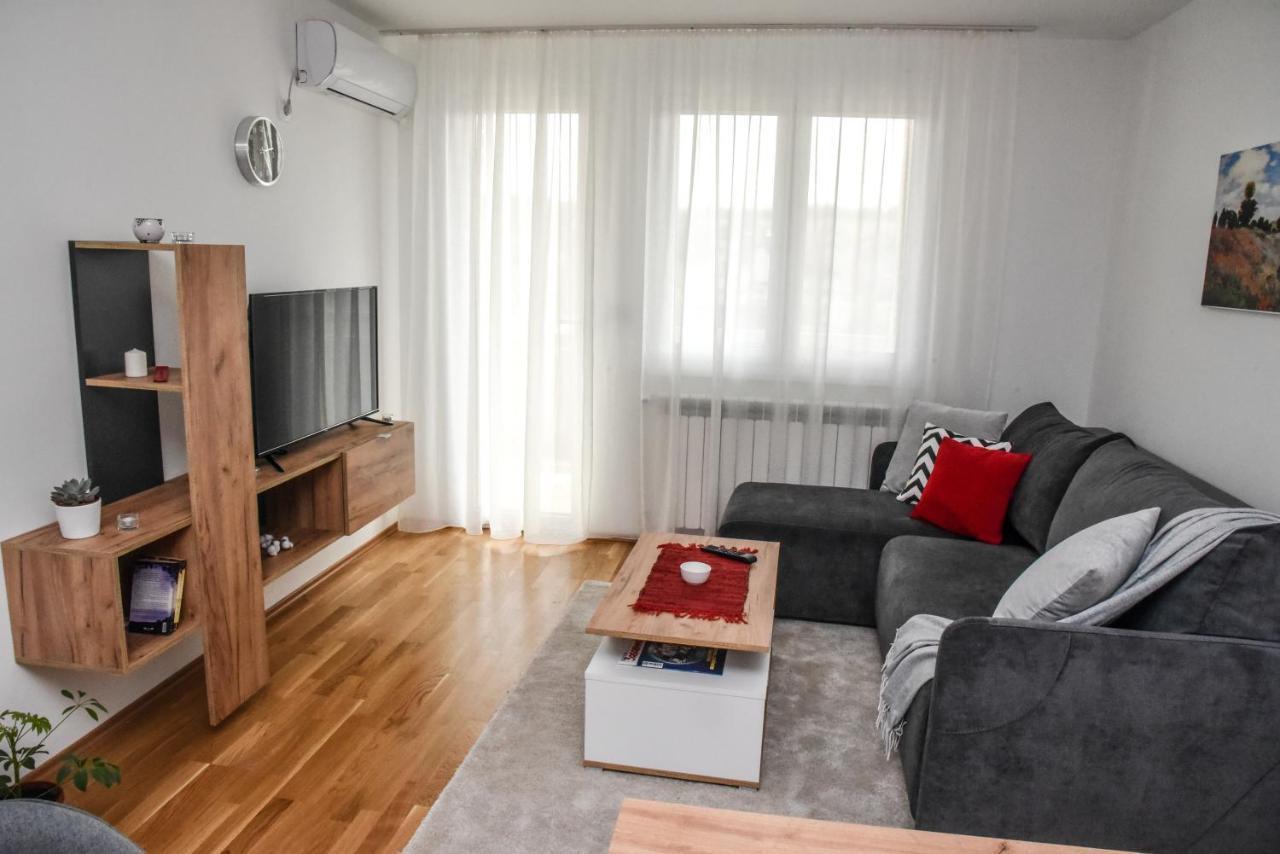 Suncokret Apartmani لوزنيكا المظهر الخارجي الصورة