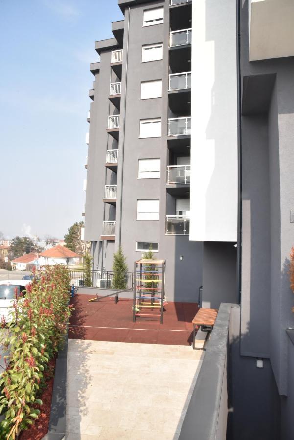 Suncokret Apartmani لوزنيكا المظهر الخارجي الصورة
