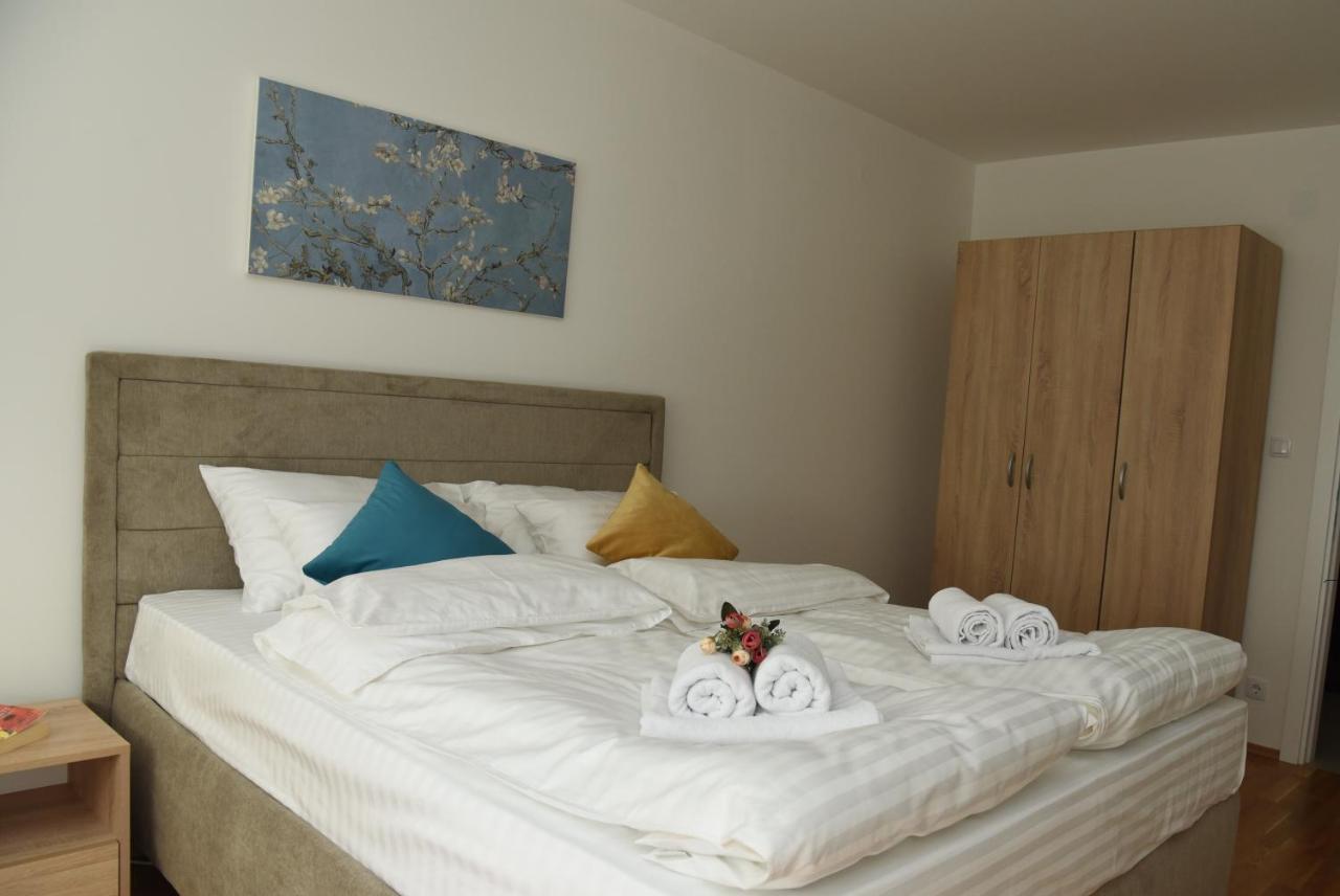 Suncokret Apartmani لوزنيكا المظهر الخارجي الصورة