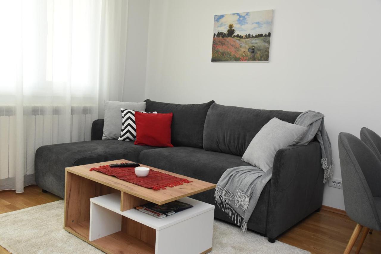 Suncokret Apartmani لوزنيكا المظهر الخارجي الصورة