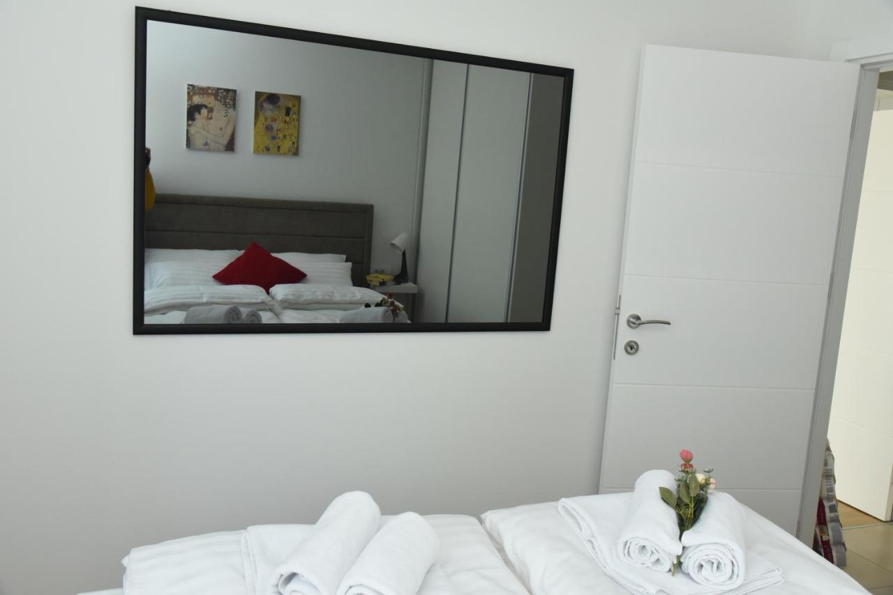 Suncokret Apartmani لوزنيكا المظهر الخارجي الصورة