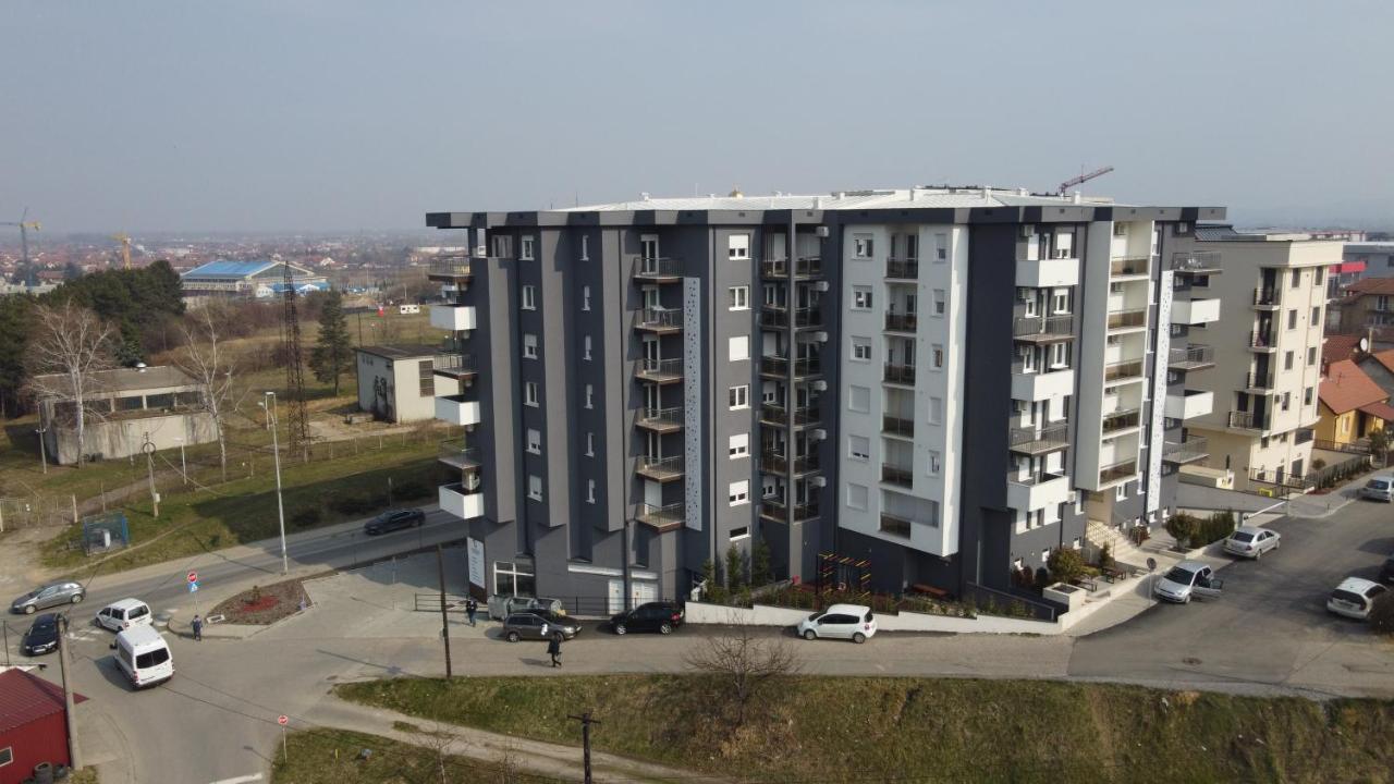 Suncokret Apartmani لوزنيكا المظهر الخارجي الصورة