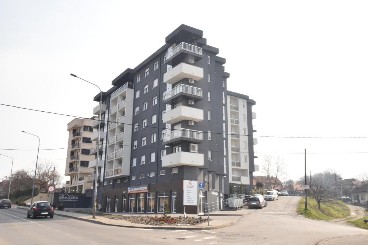 Suncokret Apartmani لوزنيكا المظهر الخارجي الصورة