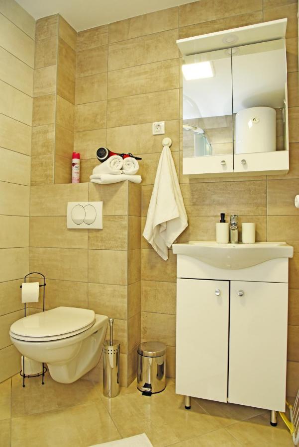 Suncokret Apartmani لوزنيكا المظهر الخارجي الصورة