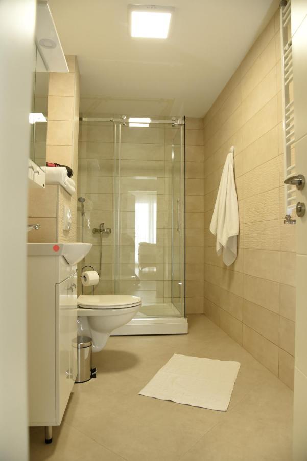 Suncokret Apartmani لوزنيكا المظهر الخارجي الصورة